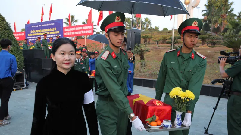 Bình Phước: Truy điệu, an táng hài cốt liệt sĩ Quân tình nguyện Việt Nam hy sinh ở Campuchia 