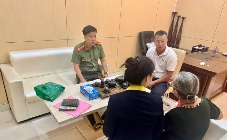 Cụ bà B.T.V. (73 tuổi, trú tại phường Tam Hiệp, tỉnh Đồng Nai) suýt mất 400 triệu vì “công an giả”