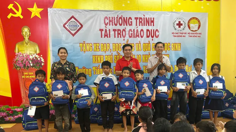 Hành trình nhân ái đến bà con nơi biên giới Bù Gia Mập và Đắk Ơ