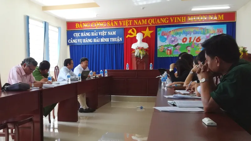 Quang cảnh buổi họp.