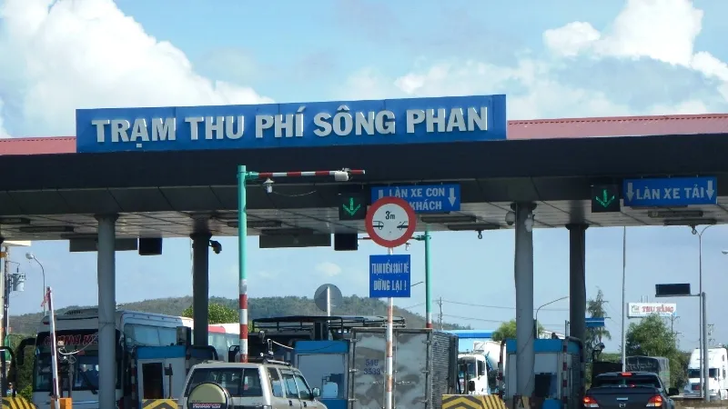 Trạm thu phí 319 Sông Phan tỉnh Bình Thuận.