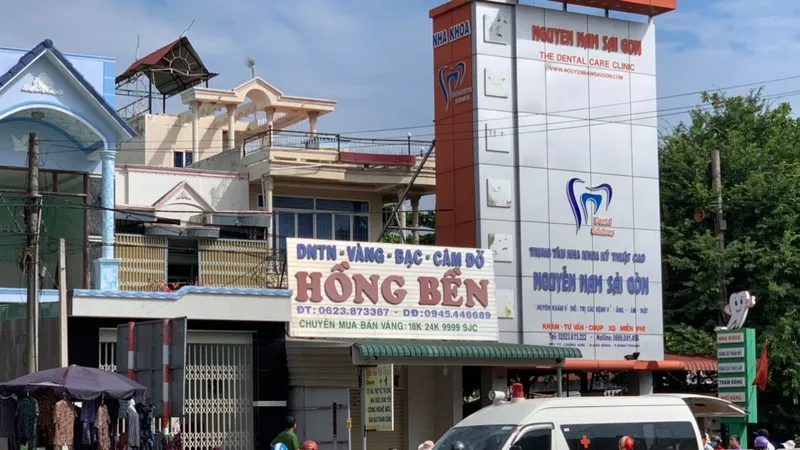 Tiệm vàng Hồng Bền khai báo với cơ quan chức năng bị mất trộm khoảng 200 lượng vàng.
