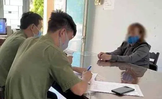 Ngành chức năng làm việc với bà A.