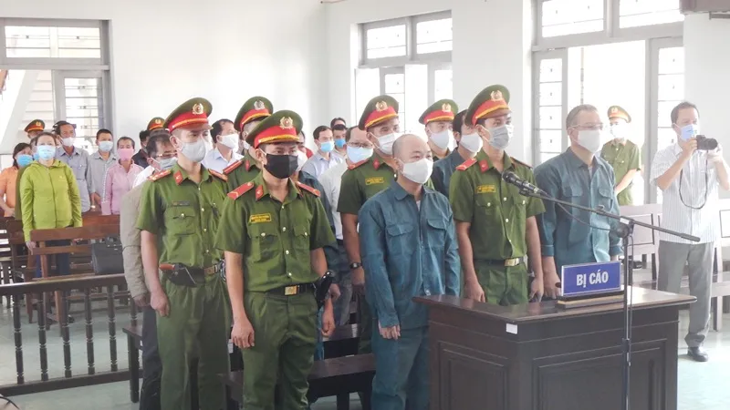 Toàn cảnh phiên tòa.