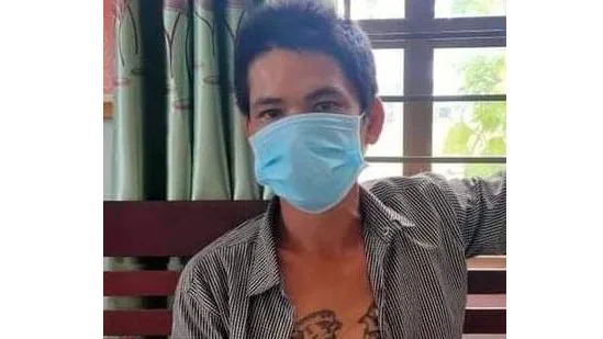 Đối tượng Vương bị tạm giữ tại cơ quan công an. (Ảnh: Ngành chức năng cung cấp).