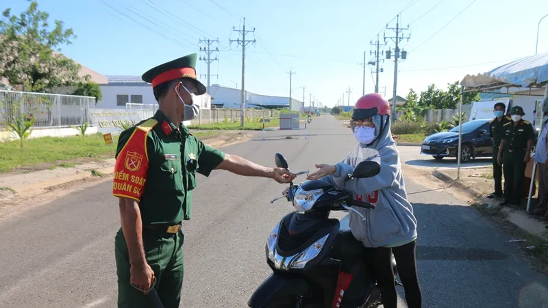UBND huyện Hàm Thuận Bắc thống nhất lập thêm một Chốt kiểm soát dịch Covid-19 phụ để giảm tải cho chốt kiểm soát chính.