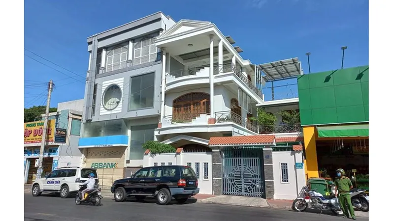 Tổ công tác của Bộ Công an đến khám xét tại nhà riêng bị can Lương Văn Hải