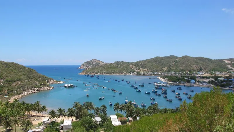 Vịnh Vĩnh Hy tỉnh Ninh Thuận.