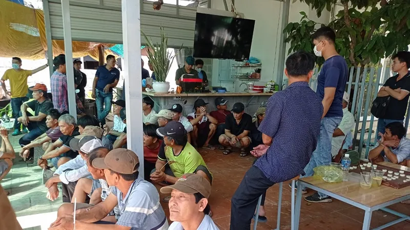 39 đối tượng tham gia đá gà bị tạm giữ. Ảnh: Công an cung cấp