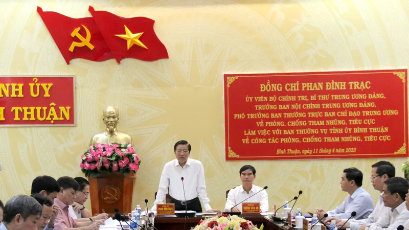 Đồng chí Phan Đình Trạc, Ủy viên Bộ Chính trị, Bí thư Trung ương Đảng, Trưởng Ban Nội chính Trung ương đã có buổi làm việc với Ban Thường vụ Tỉnh ủy Bình Thuận