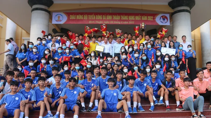 Sau gần 30 năm chờ đợi, năm 2022, đội bóng đá Bình Thuận đã giành vé lên chơi giải hạng nhất 2023