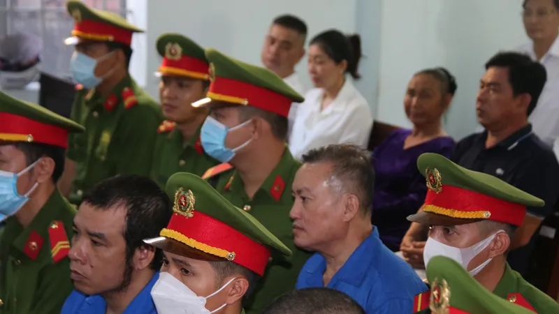 "Thảo Lụi" cùng 5 đồng phạm hầu tòa