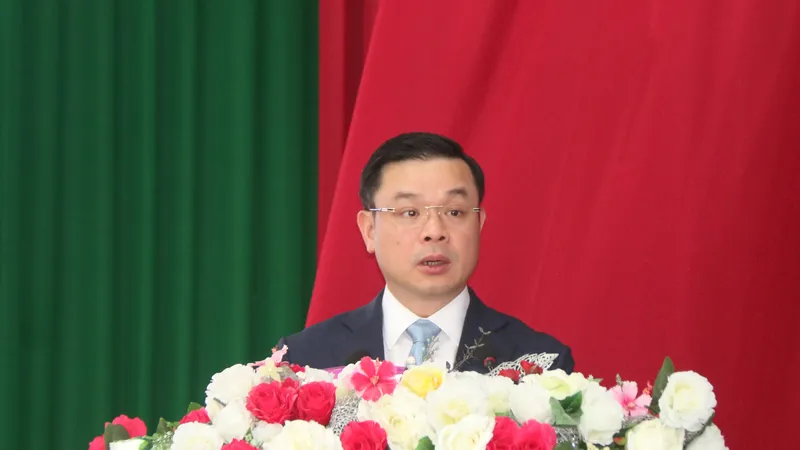 Ông Đỗ Hữu Huy phát biểu sau khi trúng cử chức vụ Chủ tịch UBND tỉnh Bình Thuận