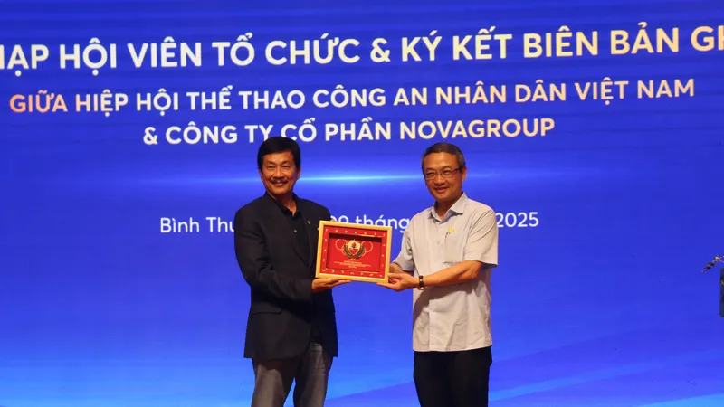 Ông Bùi Thành Nhơn, Nhà sáng lập, Chủ tịch NovaGroup và đại diện Hiệp hội Thể thao CAND tại sự kiện