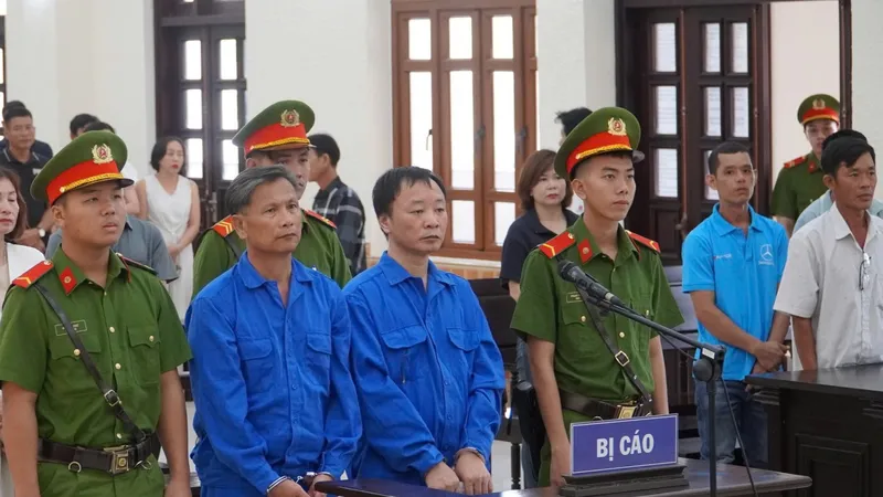 Các bị cáo nghe toà tuyên án