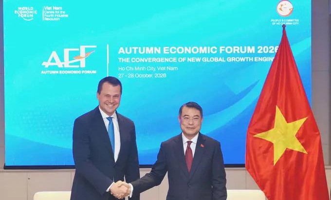 Prime Minister urges WEF to strengthen investment links with Vietnam