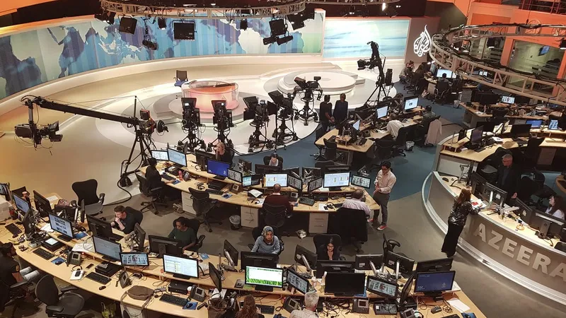 Trong đài truyền hình Al-Jazeera ở Doha, Qatar. Ảnh: AP