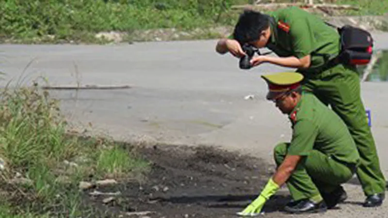 Giết bạn gái, giấu xác, đi xe máy 300km về quê tự vẫn