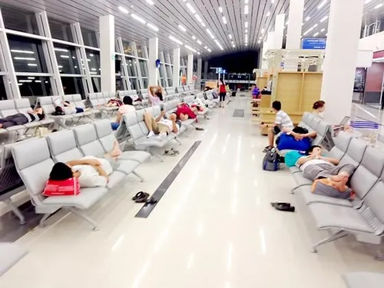 Mạnh tay với chậm, hủy chuyến bay