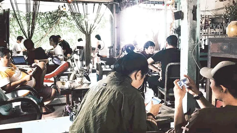 Không gian quán xưa thu hút nhiều bạn trẻ tìm đến