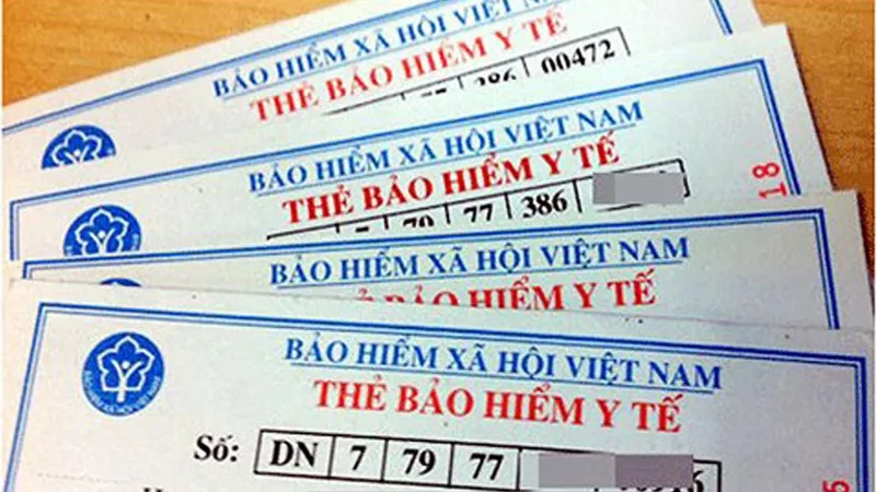 Con hộ cận nghèo có phải mua thẻ BHYT học sinh?