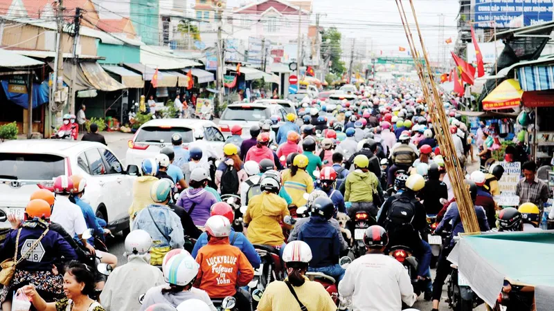 Hết lễ, căng thẳng giao thông