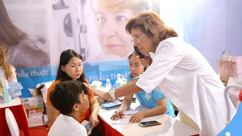 Báo động cận thị lứa tuổi học đường