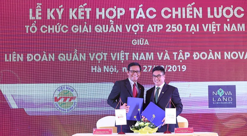 Lãnh đạo tập đoàn Novaland và VTF tại lễ ký kết