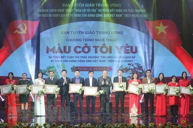 Trao giải cuộc thi tìm hiểu 90 năm lịch sử vẻ vang của Đảng