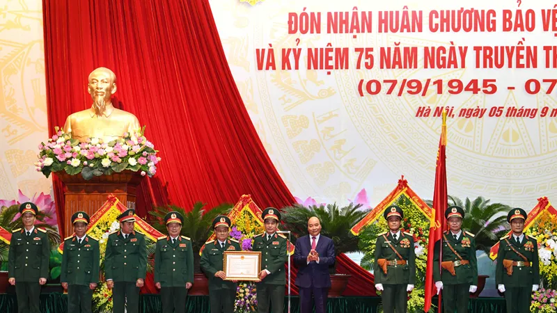 Phát triển khoa học và nghệ thuật quân sự Việt Nam lên tầm cao mới