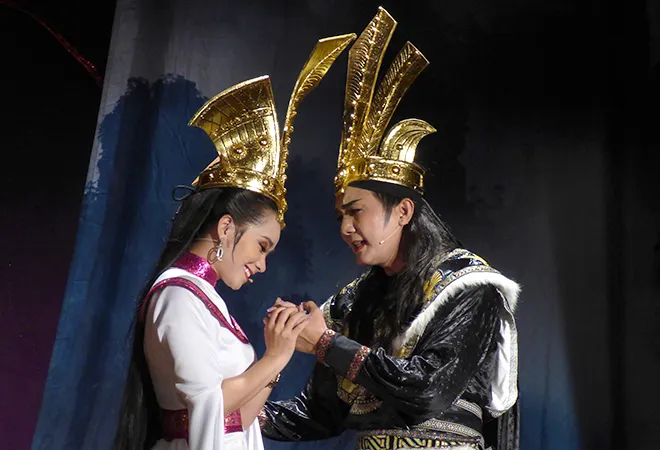 Điền Trung (Trọng Thủy) và Lệ Trinh (Mỵ Châu) trong vở “Truyền tích Cổ Loa xưa”. Ảnh: H.K