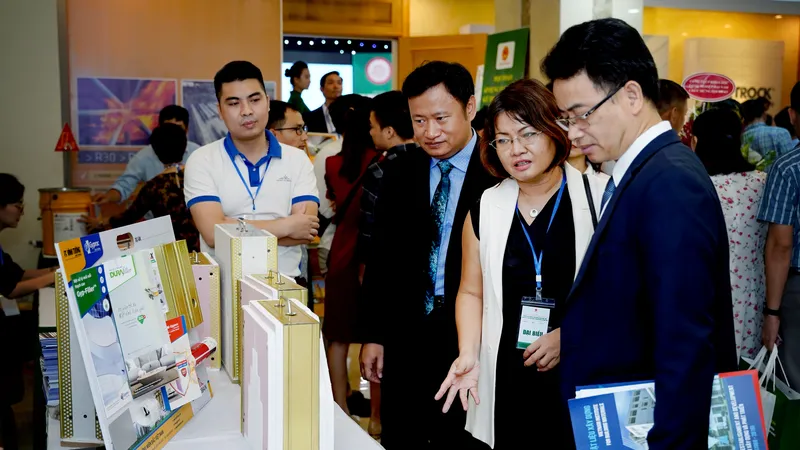 PGS-TS Vũ Ngọc Anh, Vụ trưởng, Vụ KHCN & Môi trường trao đổi về các giải pháp chống cháy toàn diện của Saint-Gobain 