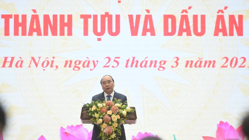 Thủ tướng Nguyễn Xuân Phúc chia sẻ: “5 năm qua là một nhiệm kỳ nhiều cảm xúc, là những năm tháng đáng nhớ nhất của cá nhân tôi đến thời điểm này…”. Ảnh: VGP