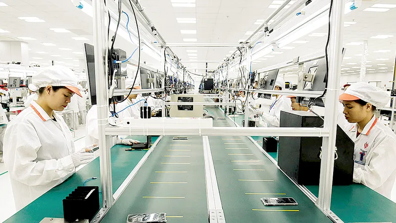 Nhà máy sản xuất điện thoại Vsmart của Tập đoàn Vingroup đặt tại Hải Phòng, Việt Nam. Ảnh: Reuters