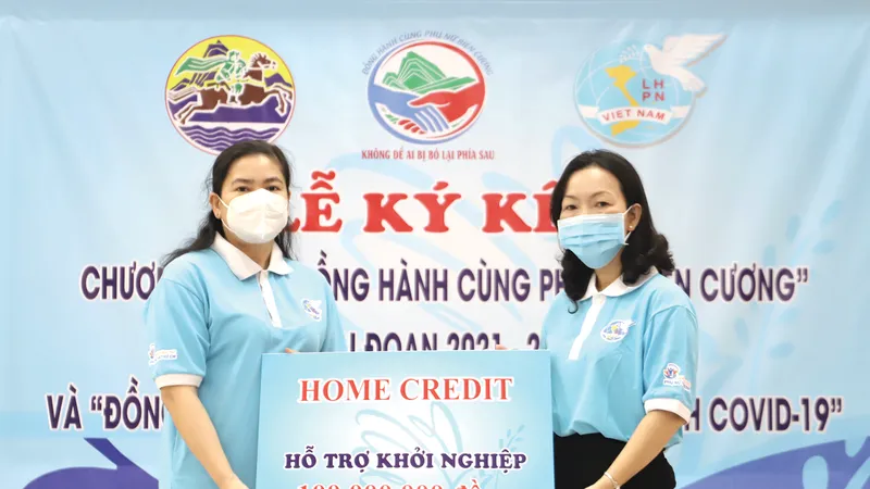 Home Credit Việt Nam trao vốn hỗ trợ khởi nghiệp cho phụ nữ tại Đồng Tháp