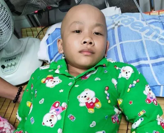 Nhà nghèo, con mắc bệnh ung thư