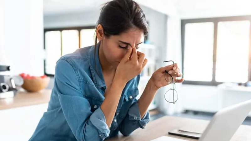 Làm việc tại nhà ảnh hưởng tới thị lực