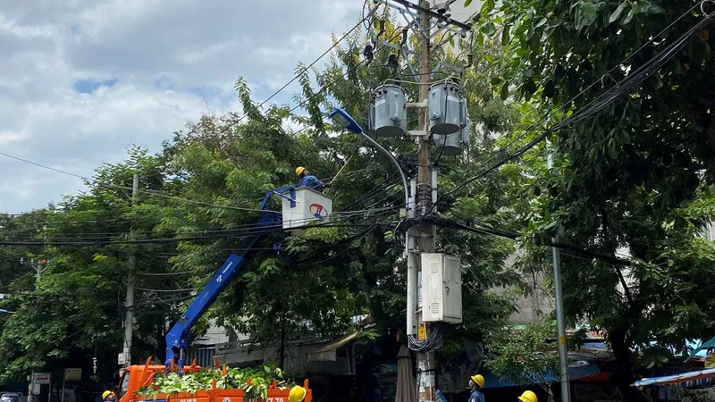 Đảm bảo cấp điện liên tục, an toàn mùa mưa bão