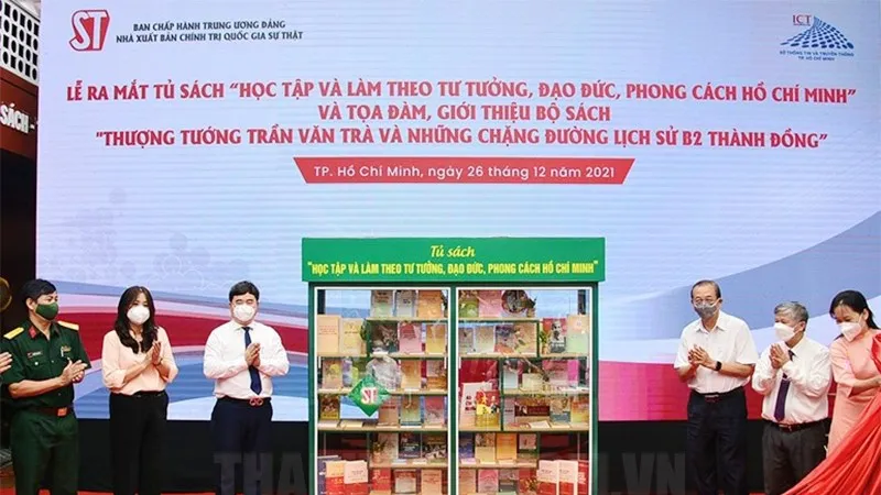 Ra mắt tủ sách “Học tập và làm theo tư tưởng, đạo đức, phong cách Hồ Chí Minh”