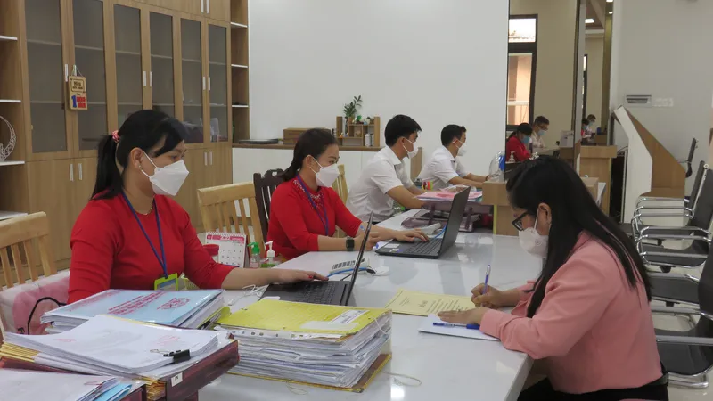 Công sở ngày đầu năm: Phục vụ nhanh, thân thiện
