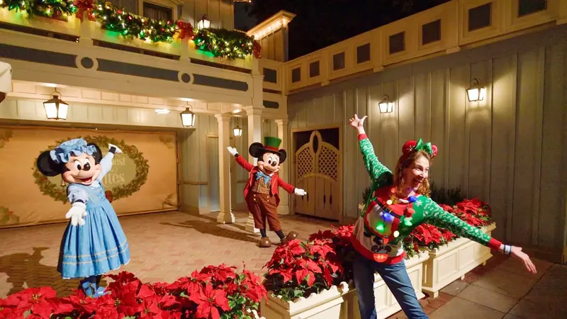 Khách tham quan sắp được ôm “chuột Mickey”