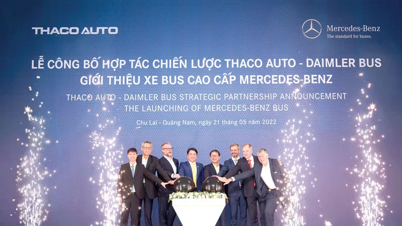 Thaco Auto hợp tác cùng Daimler sản xuất, phân phối xe bus Mercedes-Benz 