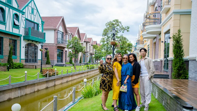 Đoan Trang sum vầy cùng gia đình tại NovaWorld Ho Tram