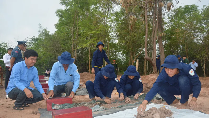 Hành trình đi tìm đồng đội