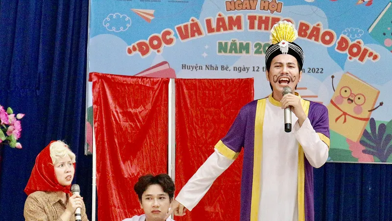 Diễn kịch để cổ vũ văn hóa đọc