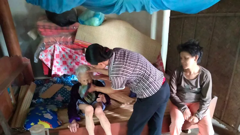 Người phụ nữ tật nguyền chăm lo cả gia đình