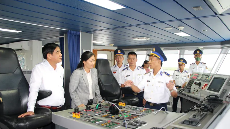 Điểm tựa cho ngư dân vươn khơi bám biển