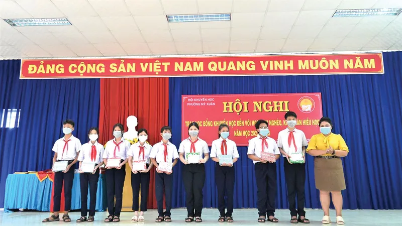 Vedan Việt Nam trao tặng học bổng tại phường Mỹ Xuân, thị xã Phú Mỹ, tỉnh Bà Rịa Vũng Tàu