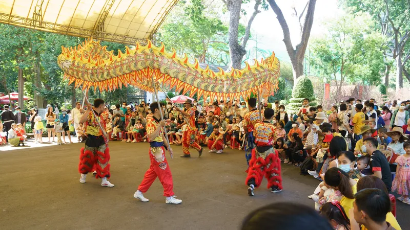Đón hàng trăm ngàn khách quốc tế du xuân