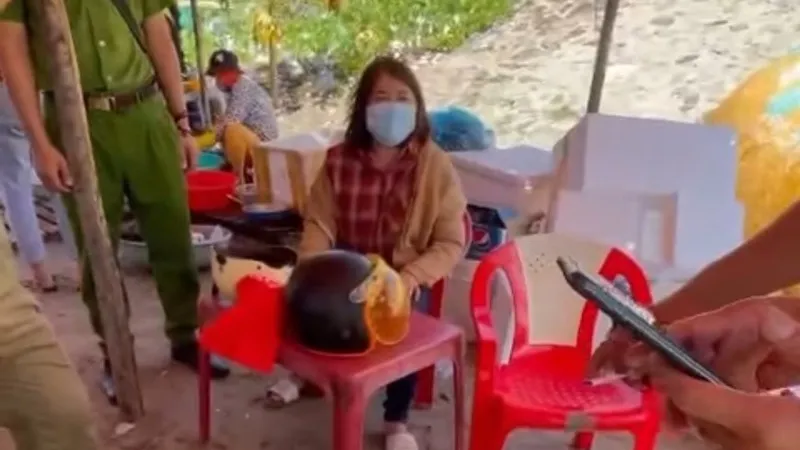 Thu giữ 6 chiếc cân gian lận ở làng chài Mũi Né